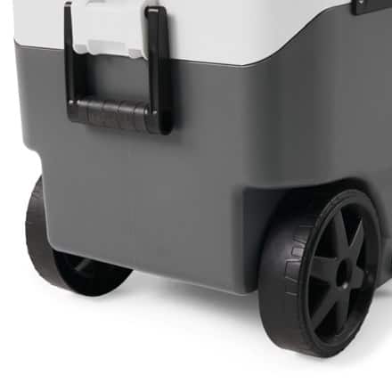 Igloo MaxCold Latitude 90-Quart Roller Cooler 7