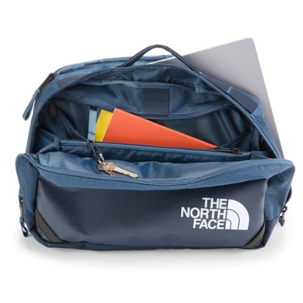 The North Face Base Camp Voyager Sling 3