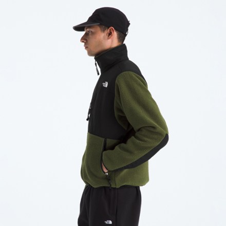 The North Face Retro Denali Jacket - Men's 3