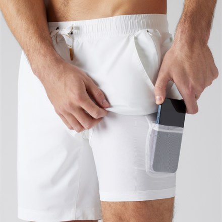 RHONE Pursuit 7" Lined Shorts - Men's Phone not included