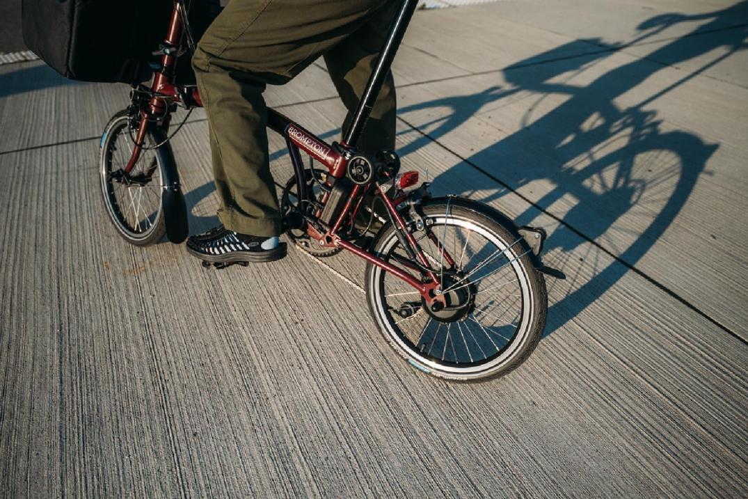 Location Image for C Line Electric 4-Speed Mid Handlebar Bike with Rack