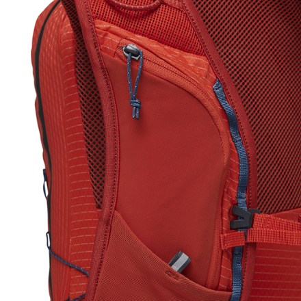 Black Diamond Pursuit 15L Pack 6