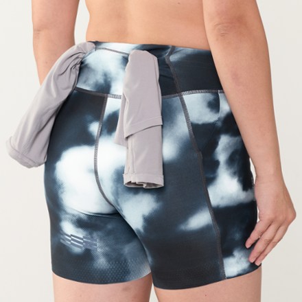 Janji Pace 5" Shorts - Women's 4
