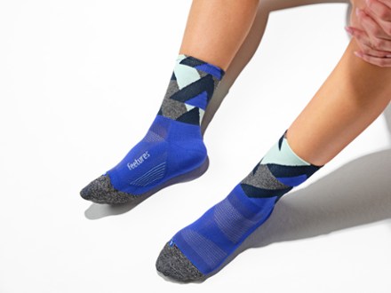 Feetures Elite Light Cushion Mini Crew Socks 2