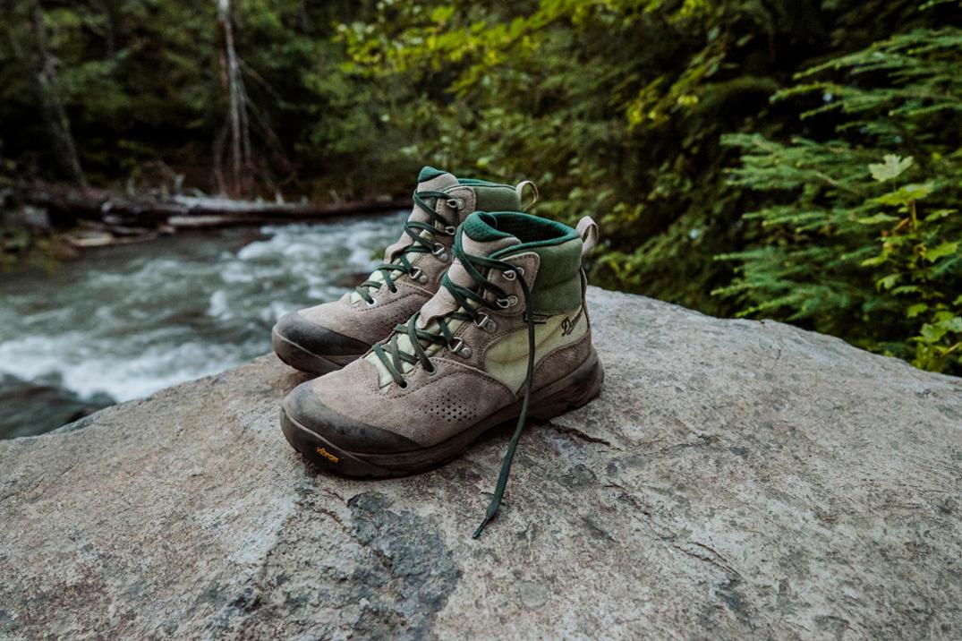 Location Image for Inquire Mid Hiking Boots - Women's