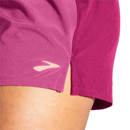 Brooks Moment 5" Shorts - Women's 5