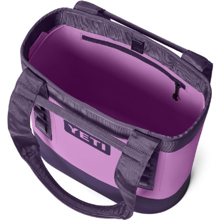 YETI Camino 20 Carryall 1