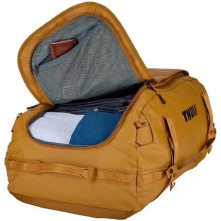 Thule Chasm 90 L Duffel 9