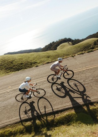 Location Image for Core Momentum Cycling Jersey - Men's