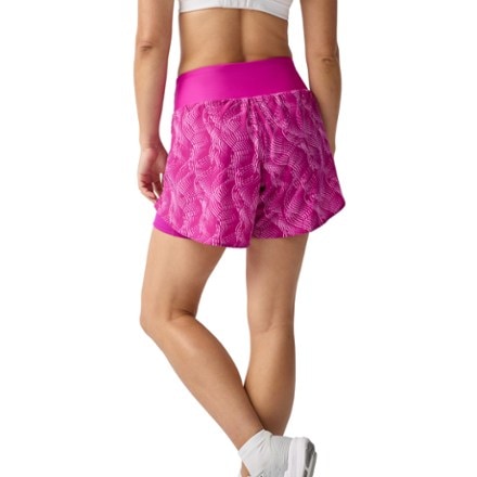 Brooks 2-in-1 Chaser 5" Shorts 2.0 - Women's 1
