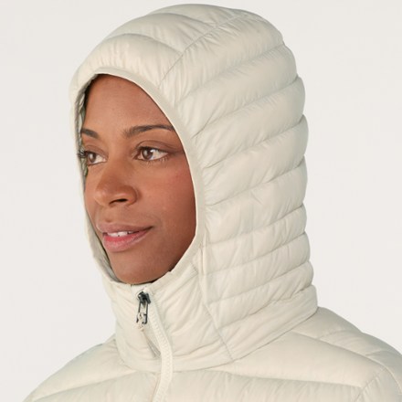 Fuego Hooded Down Jacket - Women's