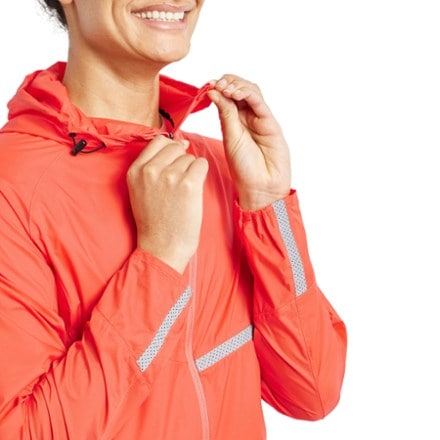 Oiselle Reflective Vim Jacket - Women's 2