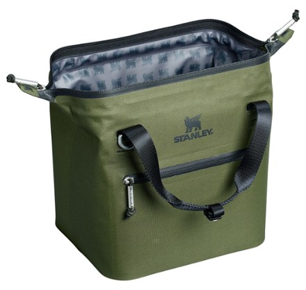 Stanley The All Day Julienne Mini Cooler - 10 Cans/7.2 Qts. 2