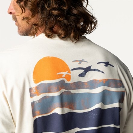 Finisterre Waves Graphic T-Shirt - Men's 5