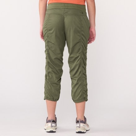 The North Face Aphrodite 2.0 Capri Pants - Women's 4
