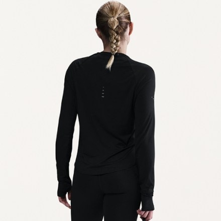 Nike Swift Dri-FIT UV Long-Sleeve Crewneck Top - Women's 1