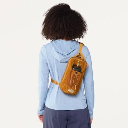 REI Co-op Trailmade Hydration Sling 1