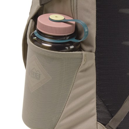 Osprey Daylite Plus Pack Water bottle pocket (Water bottle sold separately)