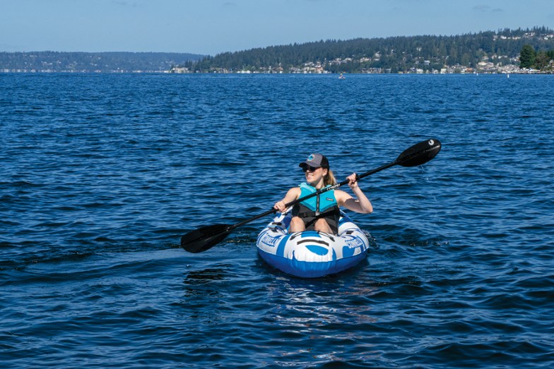 Location Image of color White/Blue