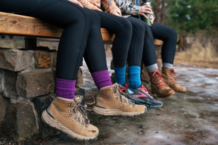 Location Image for Eve Light Weight Hiker Crew Socks - Women's