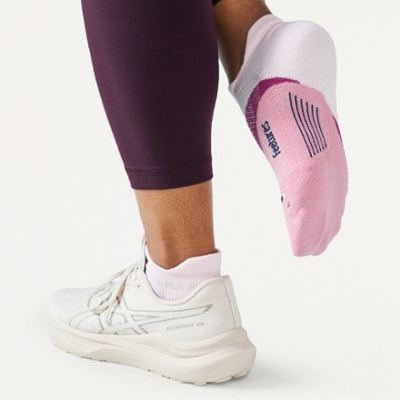 Feetures Elite Light Cushion No Show Tab Socks 2