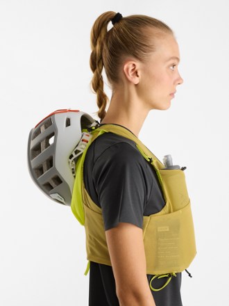 Arc'teryx Norvan 7 Hydration Vest - Women's 9