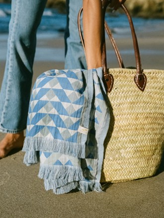 Slowtide Daydream Lightweight Turkish Towel 2