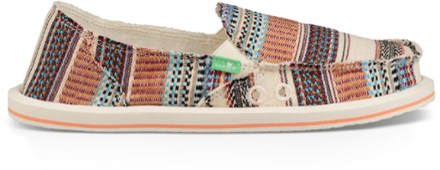 sanuk slip ons womens