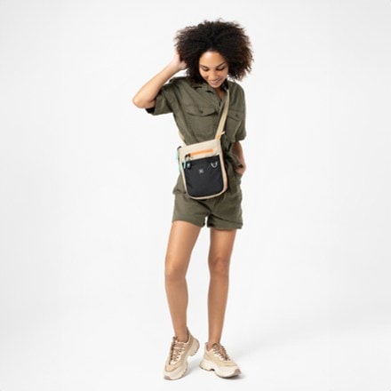 Sherpani Lima Shoulder Bag - Women's 8