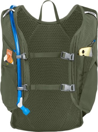 CamelBak Chase Adventure 8 Hydration Vest - Women's 5