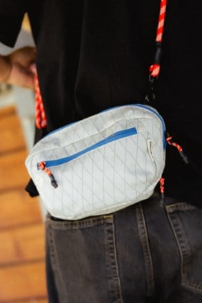 Nomadix Traveler Tech Sling Bag 8