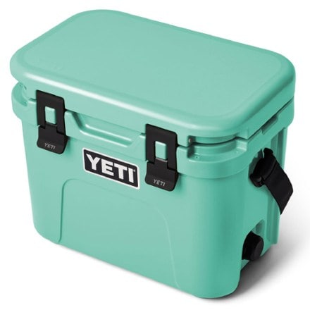 YETI Roadie 15 Hard Cooler 2