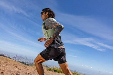 Location Image for Instinct Crossover AMOLED