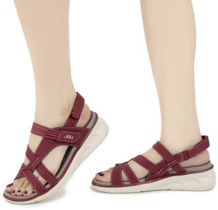 womens sandals on sale near me
