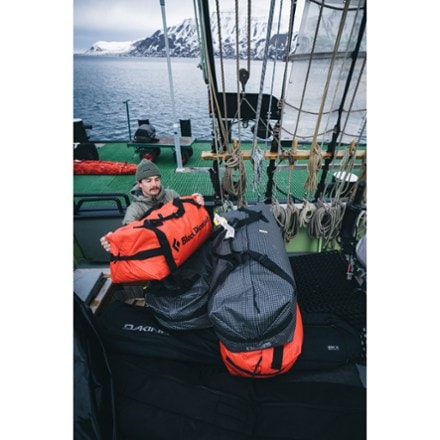 Black Diamond Mission 100 L Duffel Bag 7
