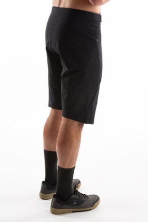 PEARL iZUMi Launch Shell Bike Shorts - Men's 2