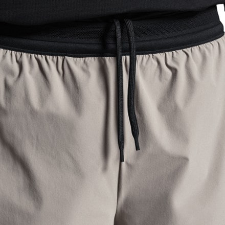 On 5" Performance 2-in-1 Shorts - Men's 4