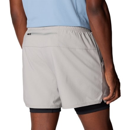 Mountain Hardwear Shade Lite Shorts - Men's 7" Inseam 2