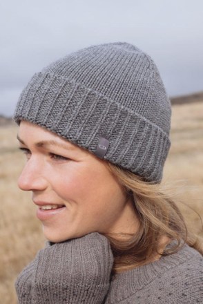 icebreaker beanie