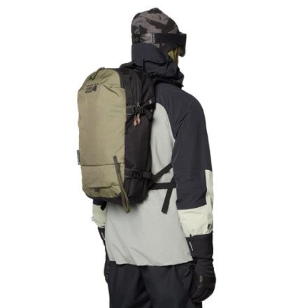 Mountain Hardwear Gnarwhal 25 Snow Pack 8