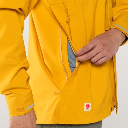 Fjallraven HC Hydratic Trail Jacket - Men's 4