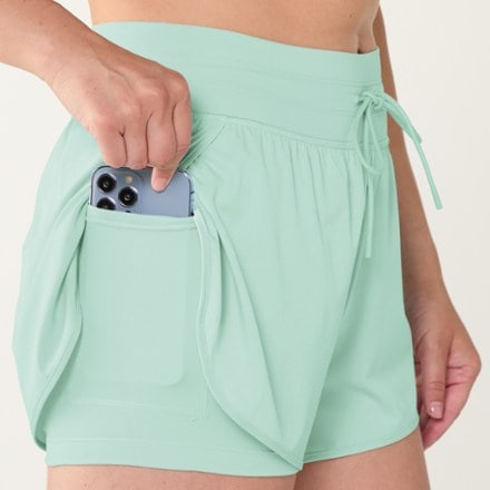 Vuori Daily Speed Shorts - Women's 3
