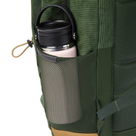 The North Face Jester Pro Pack Water bottle pocket (Water bottle sold separately)