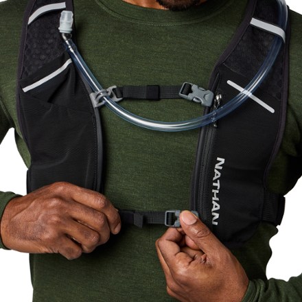 Nathan HyperNight QuickStart 3.0 4 L Hydration Vest 4