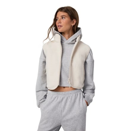 Vuori Alpine Vest - Women's 1