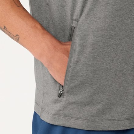 Vuori Sunday Element Vest - Men's 4
