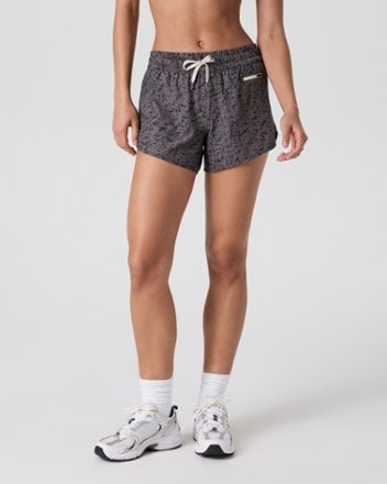 Vuori Clementine 2.0 Shorts - Women's 4" Inseam 1