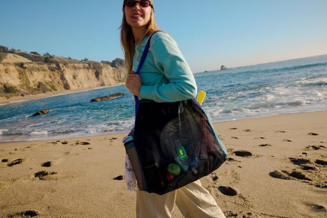 Location Image for Arenilla Mesh Del Dia Tote