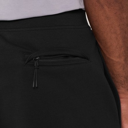 On Focus Tech Sweatpants - Men's 4