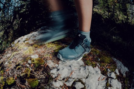 Location Image for X Ultra 4 GORE-TEX Low Hiking Shoes - Women's